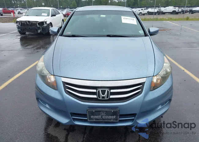 1HGCP3F86BA020288: 43053360