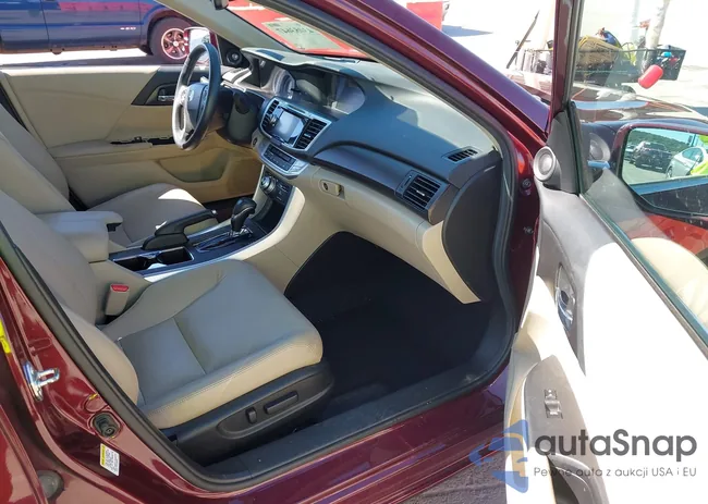 1HGCR2F83FA212357: 43053647