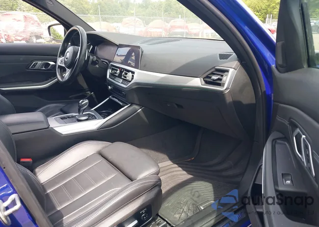 3MW5R7J09M8B51558: 43054615