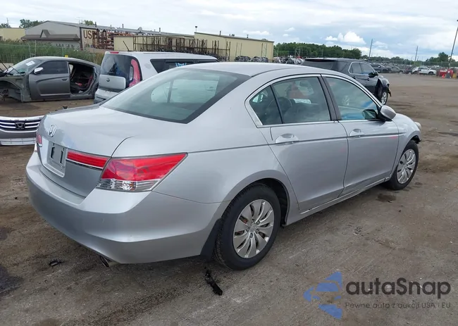 1HGCP2F38BA000641: 43055360