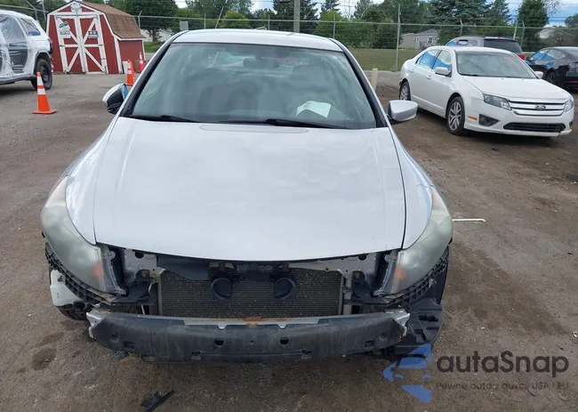 1HGCP2F38BA000641: 43055360