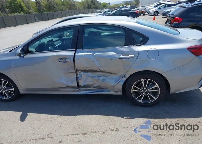 3KPF24AD3RE791397: 43055754