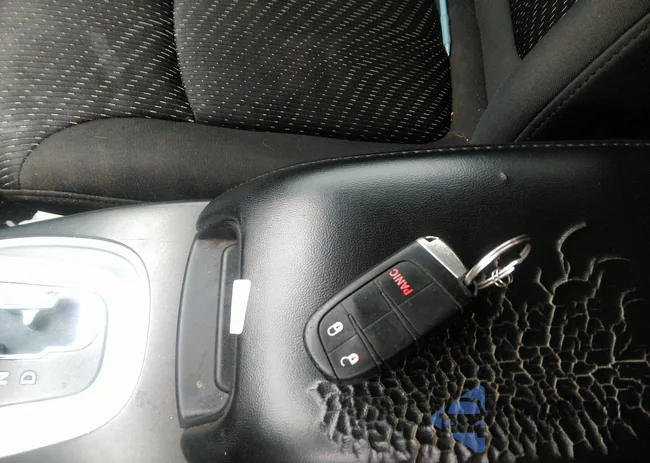 3C4PDCAB8GT245100: 43056983