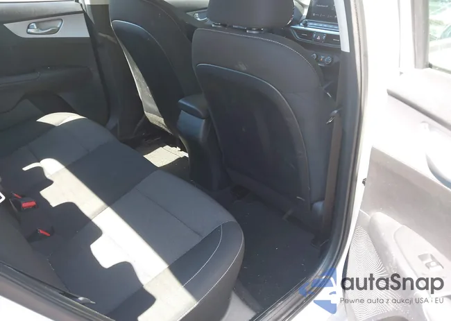 3KPF24AD3RE754298: 43058606