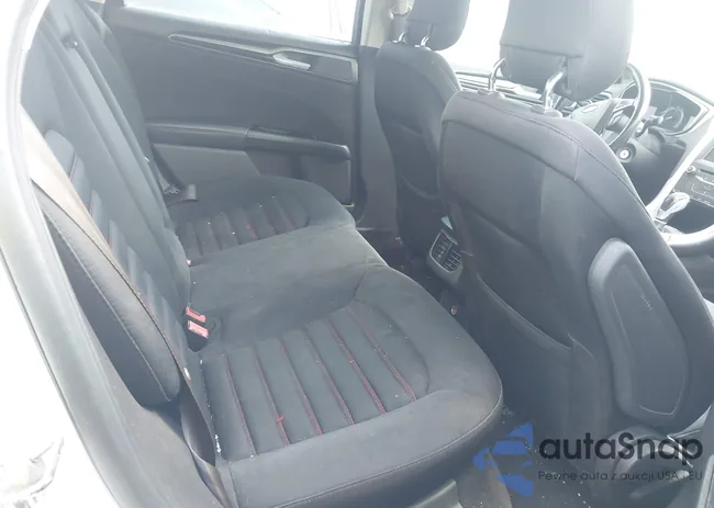 3FA6P0HR1DR109877: 43058608