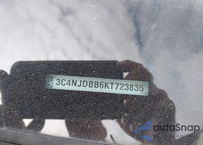 3C4NJDBB6KT723835: 43058624