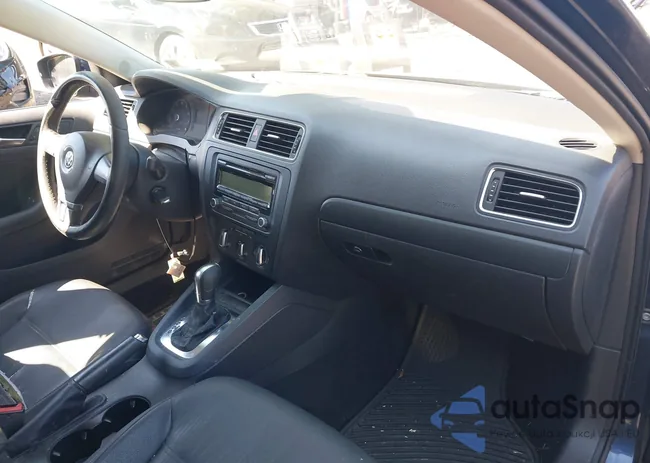 3VWDZ7AJ8BM321742: 43058683