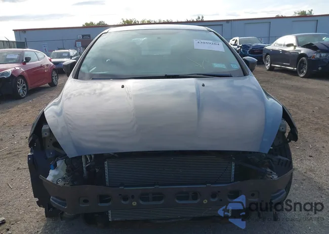 1FADP3F2XGL313210: 43059204