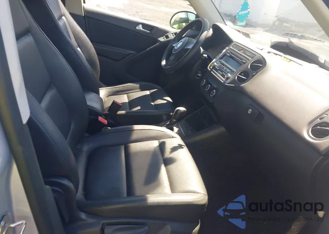 WVGAV7AX0CW560866: 43059530