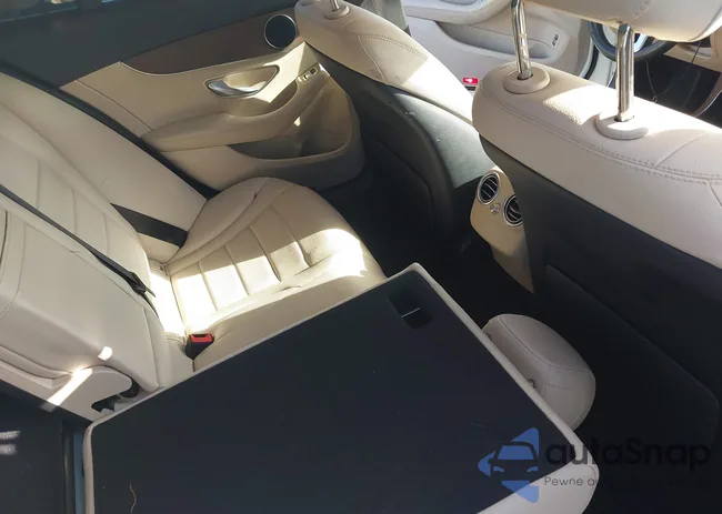 WDDWF8DB4KR515140: 43059677