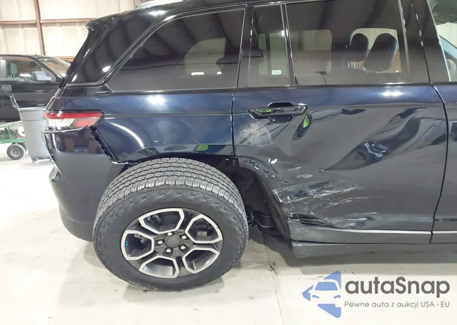 1C4RJYC63P8837033: 43058822