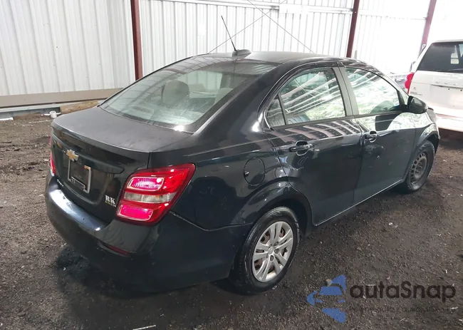 1G1JB5SHXH4102773: 43060277