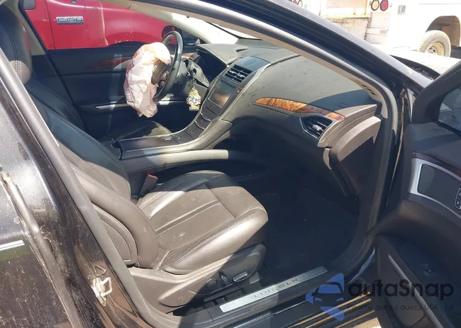 3LN6L2G90DR820260: 43061378