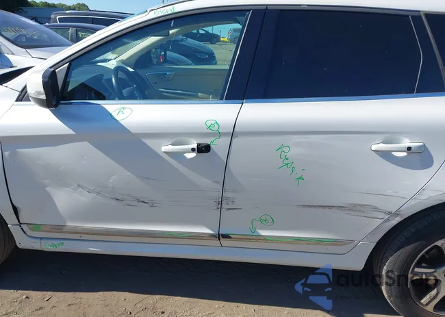 YV4902RB7F2595396: 43061468