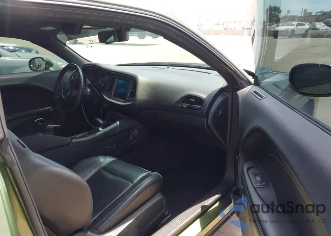 2C3CDZAG4JH208532: 43061618