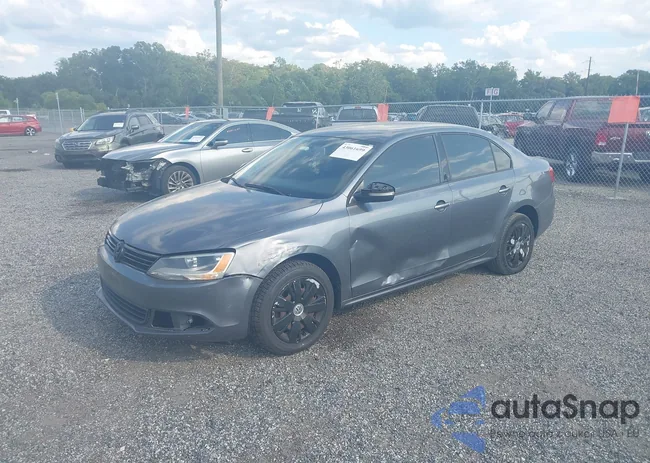 3VWD17AJ3EM249215: 43061699