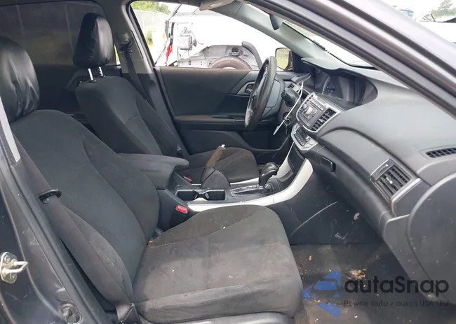 1HGCR2F30DA273117: 43061093