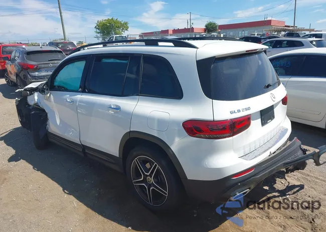 W1N4M4HB0PW278383: 43062188