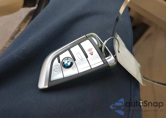 5UXKR0C50F0P10108: 43062384