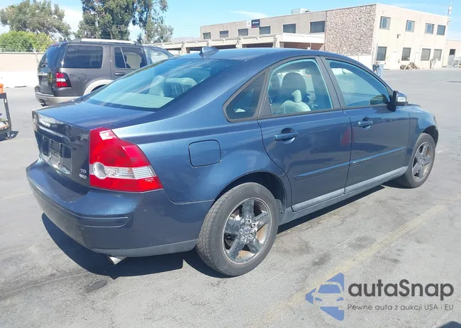 YV1MH682672276596: 43062005