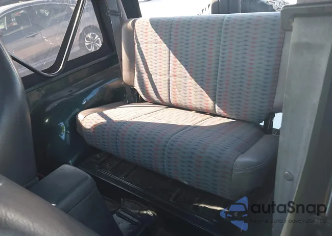 1J4FA49S8YP775825: 43063386