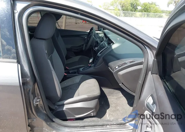 1FADP3F21DL231930: 43063596