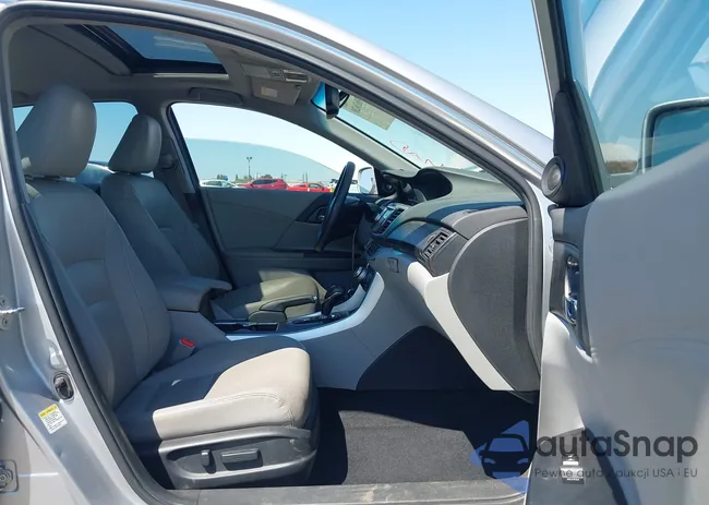 1HGCR2F85DA248807: 43063620