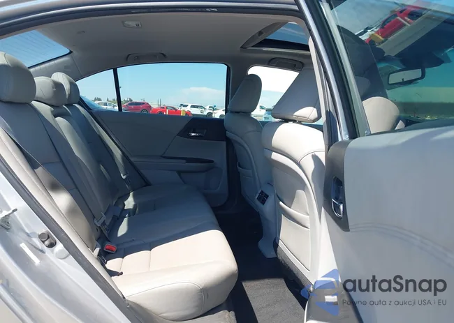 1HGCR2F85DA248807: 43063620