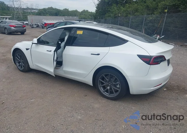 5YJ3E1EBXNF260784: 43064123