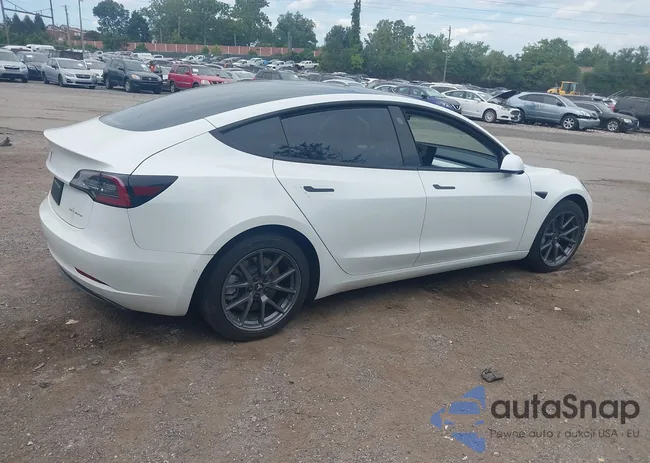 5YJ3E1EBXNF260784: 43064123