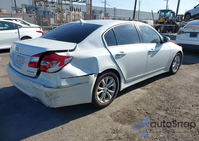 KMHGC4DD6DU215113: 43065687