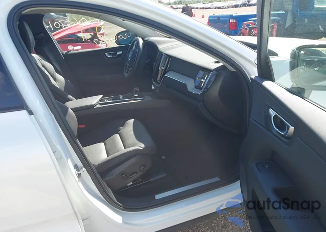 YV4M12RC8S1184069: 43066101