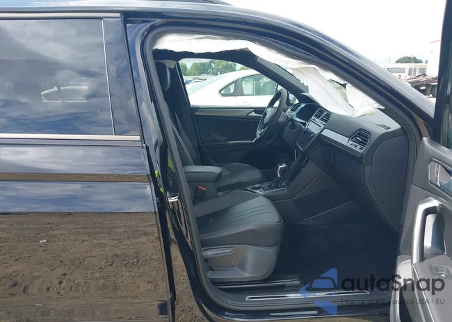 3VV8B7AX1RM147232: 43067221