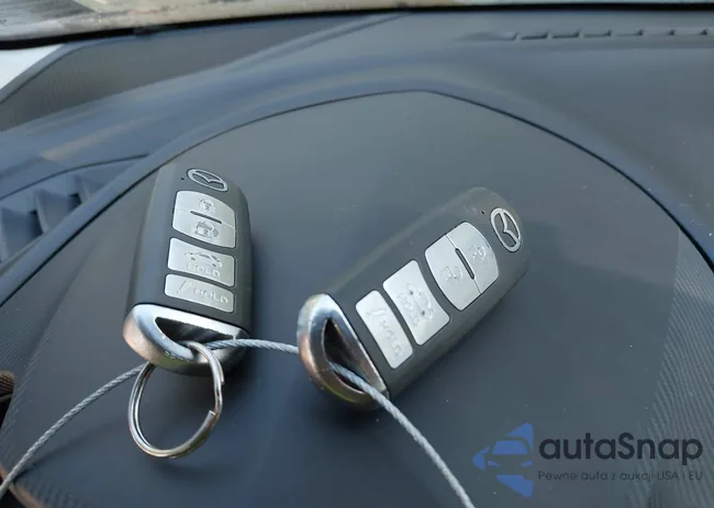 JM1BM1V70E1170627: 43068557