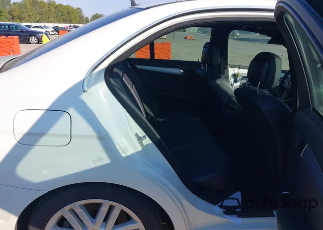 WDDGF81XX9F215182: 43069499