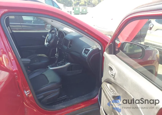 3C4NJDBB4JT480542: 43069529