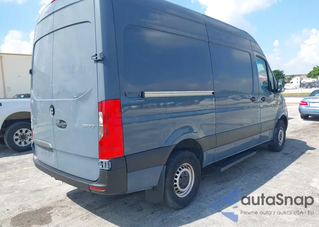 WD4PF0CD7KP061020: 43068844