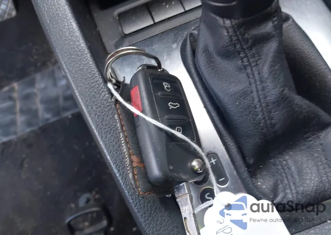 3VW2K7AJ1CM468417: 43069106