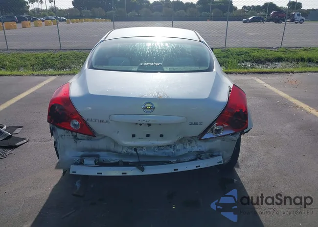 1N4AL2EP2DC174823: 43070619