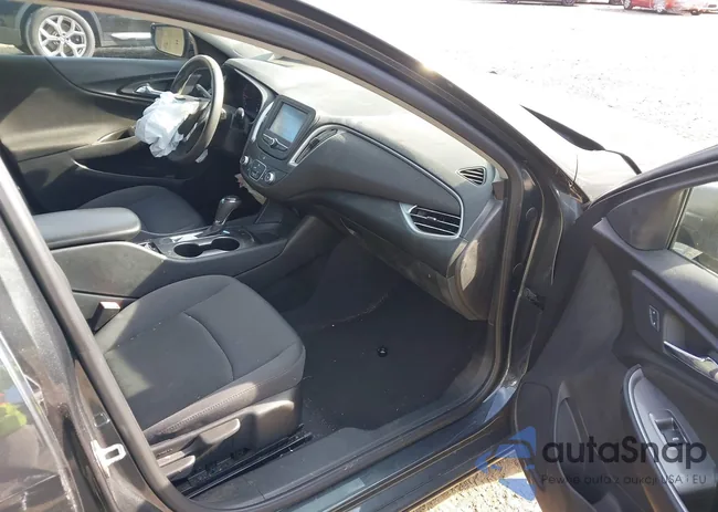 1G1ZB5ST3HF167184: 43071272