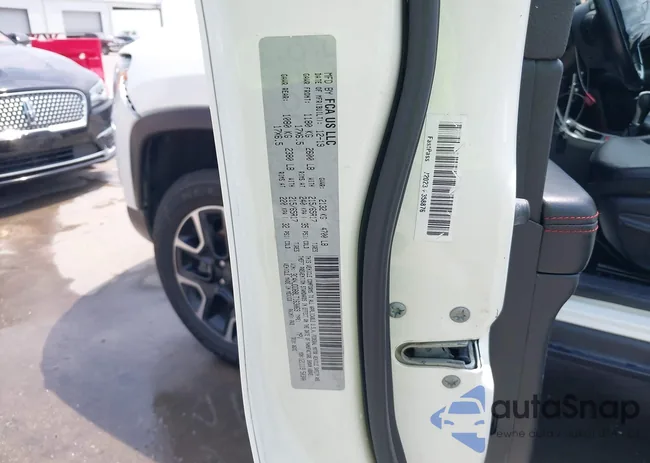 3C4NJDDB8LT163069: 43070906