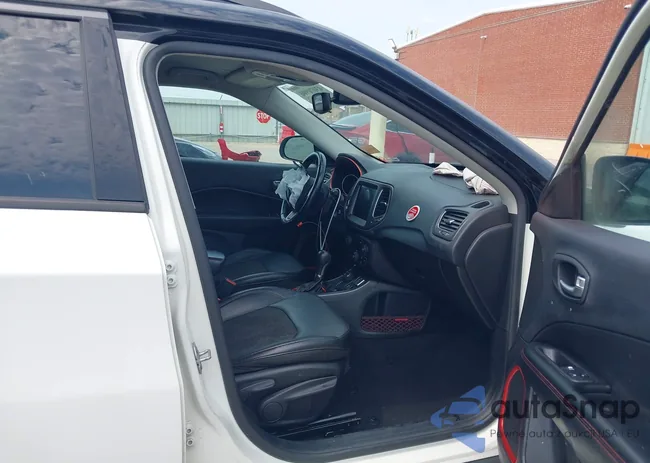 3C4NJDDB8LT163069: 43070906