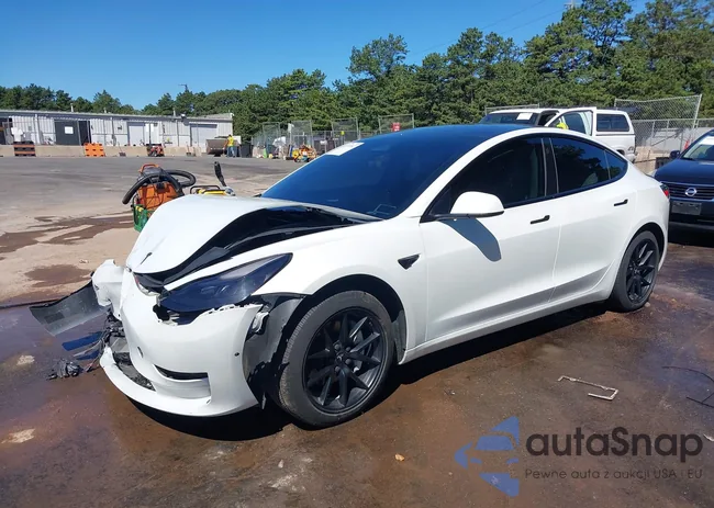 5YJ3E1EBXNF254581: 43071047