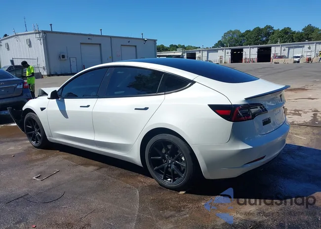 5YJ3E1EBXNF254581: 43071047