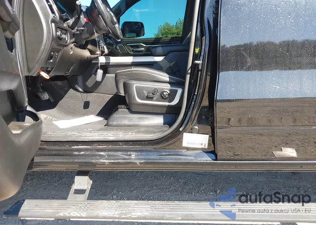 1C6SRFJT6KN679215: 43072277