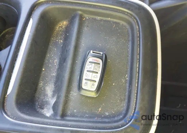 2C4RC1BG3LR125695: 43072047