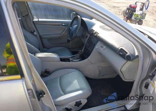 WDBRF40J93A478498: 43073176