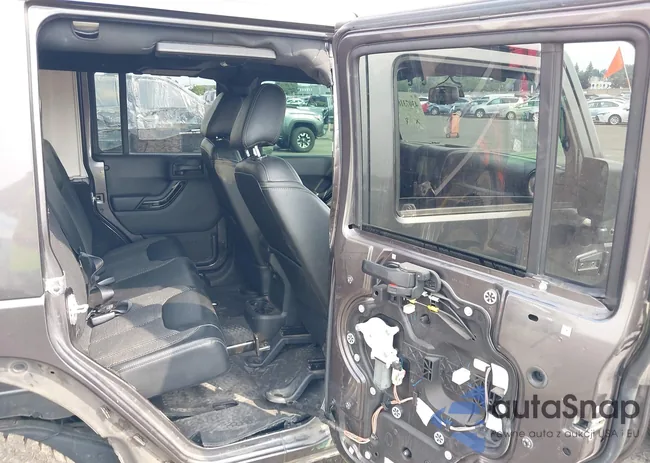 1C4BJWEG4GL189484: 43073185