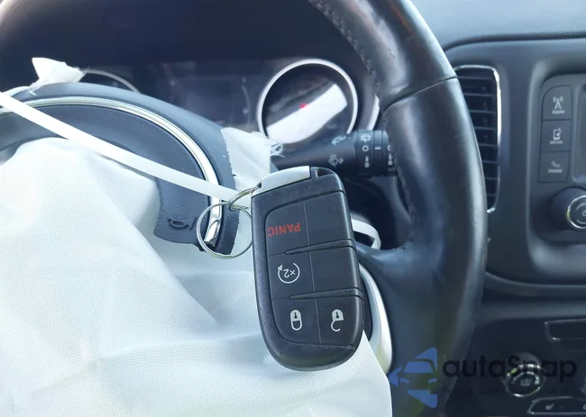 3C4NJDBB5JT418695: 43073329