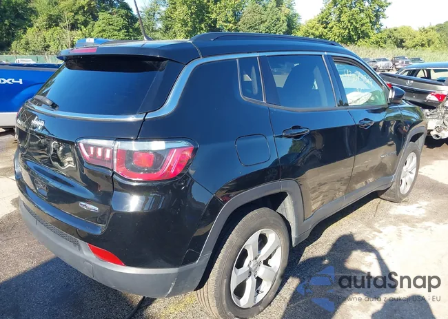 3C4NJDBB5JT418695: 43073329